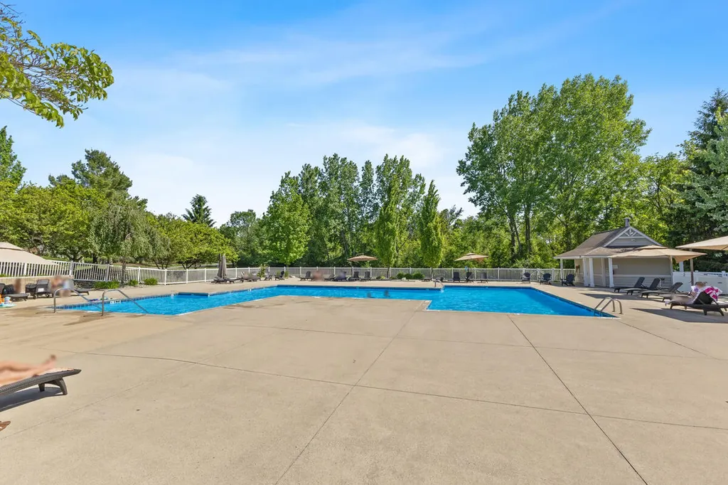 3457 N Meadow Grove Drive SE Kentwood City MI 49512
