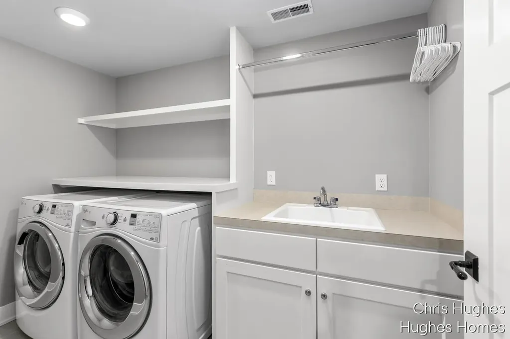 2525 Lake Drive SE East Grand Rapids City MI 49506