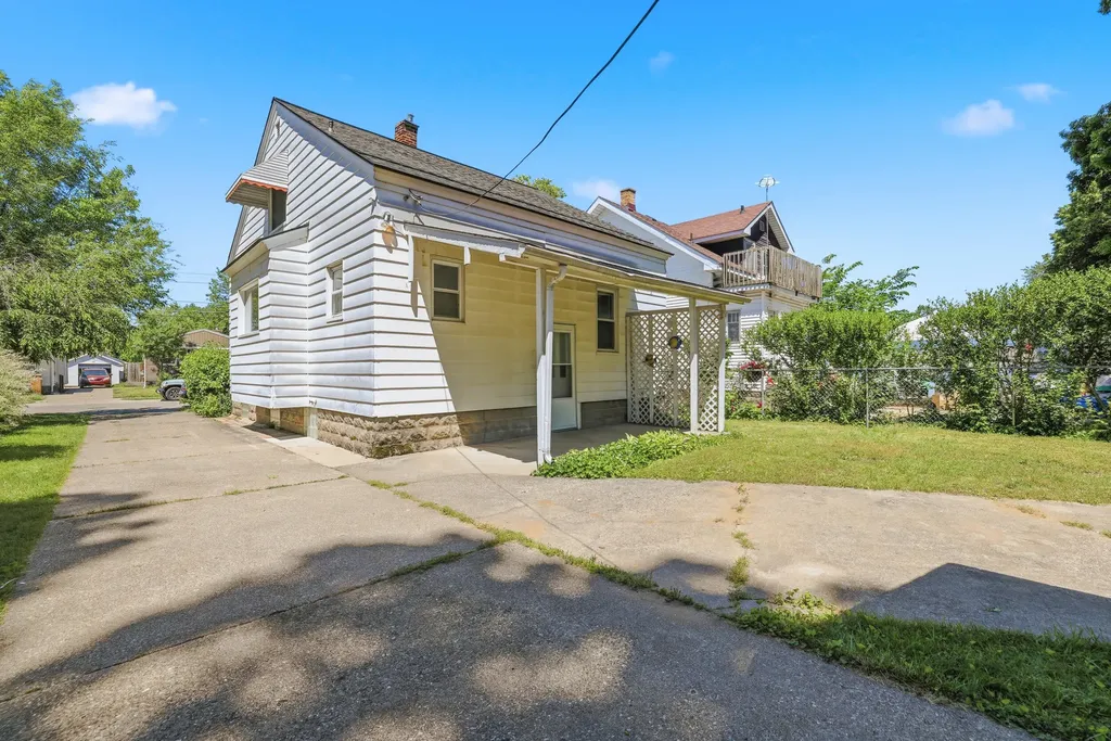 1638 Berkley Avenue SW Wyoming City MI 49509