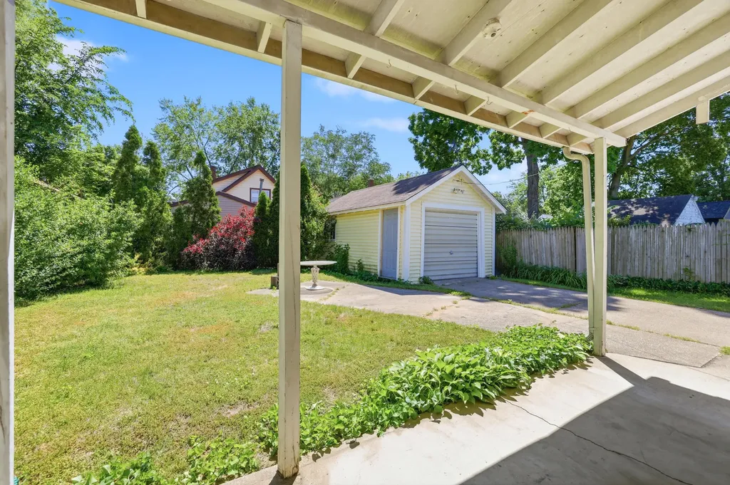 1638 Berkley Avenue SW Wyoming City MI 49509