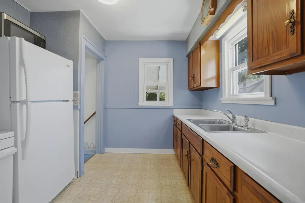 1638 Berkley Avenue SW Wyoming City MI 49509