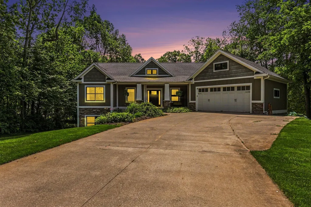 5318 Lamont Farms Drive Polkton Charter Township MI 49404
