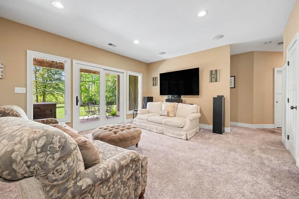 5318 Lamont Farms Drive Polkton Charter Township MI 49404