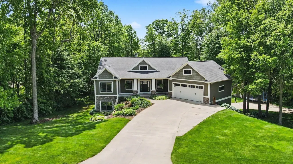 5318 Lamont Farms Drive Polkton Charter Township MI 49404