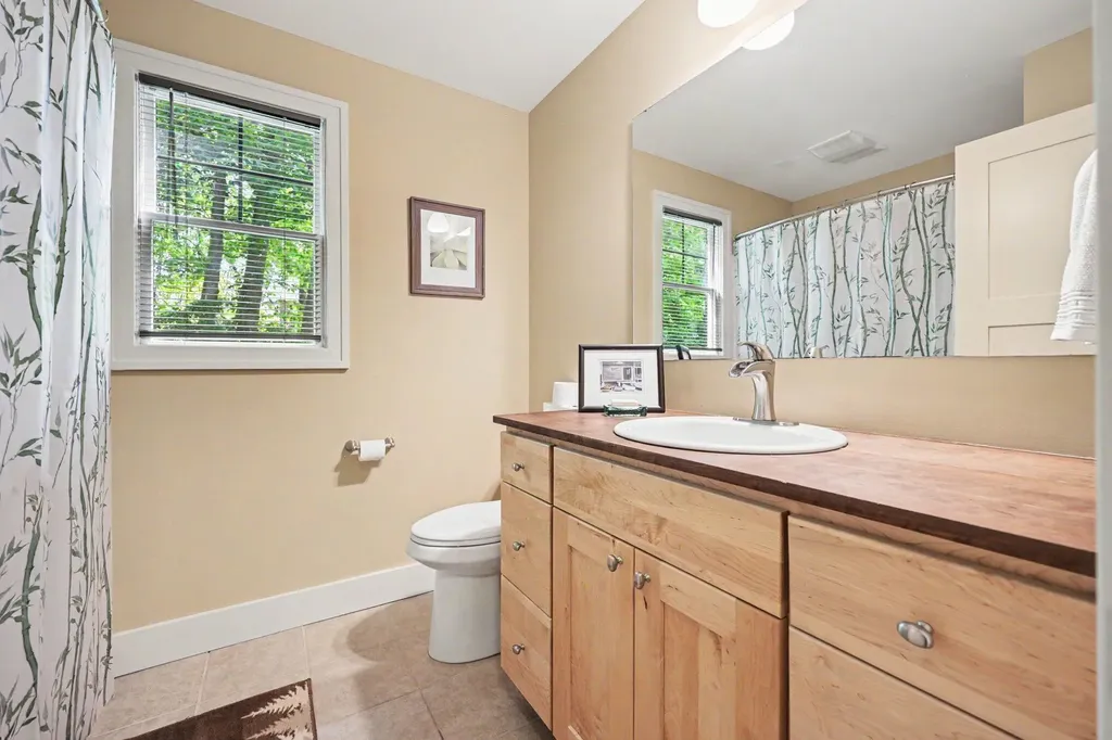 5318 Lamont Farms Drive Polkton Charter Township MI 49404