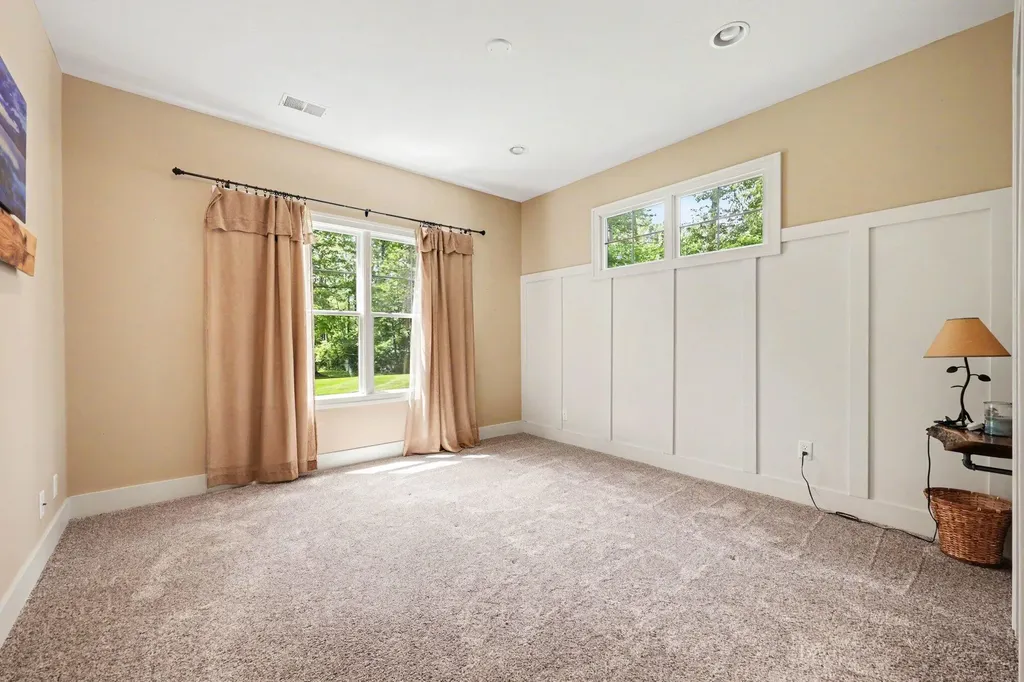 5318 Lamont Farms Drive Polkton Charter Township MI 49404