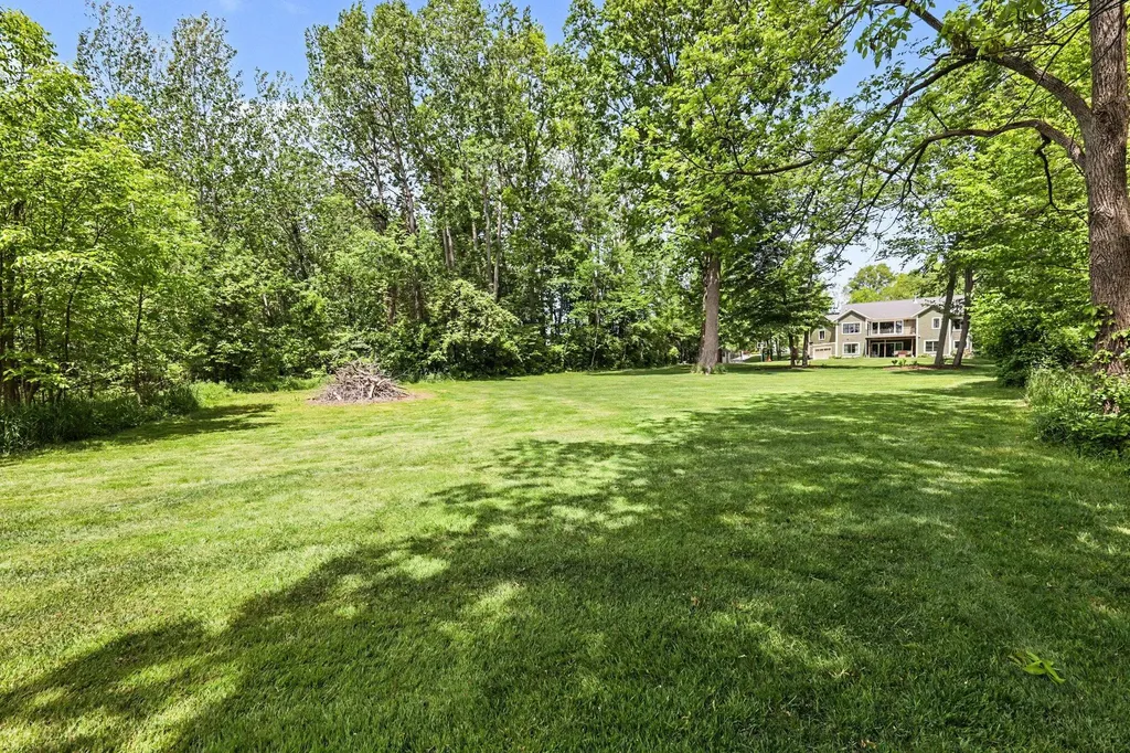 5318 Lamont Farms Drive Polkton Charter Township MI 49404