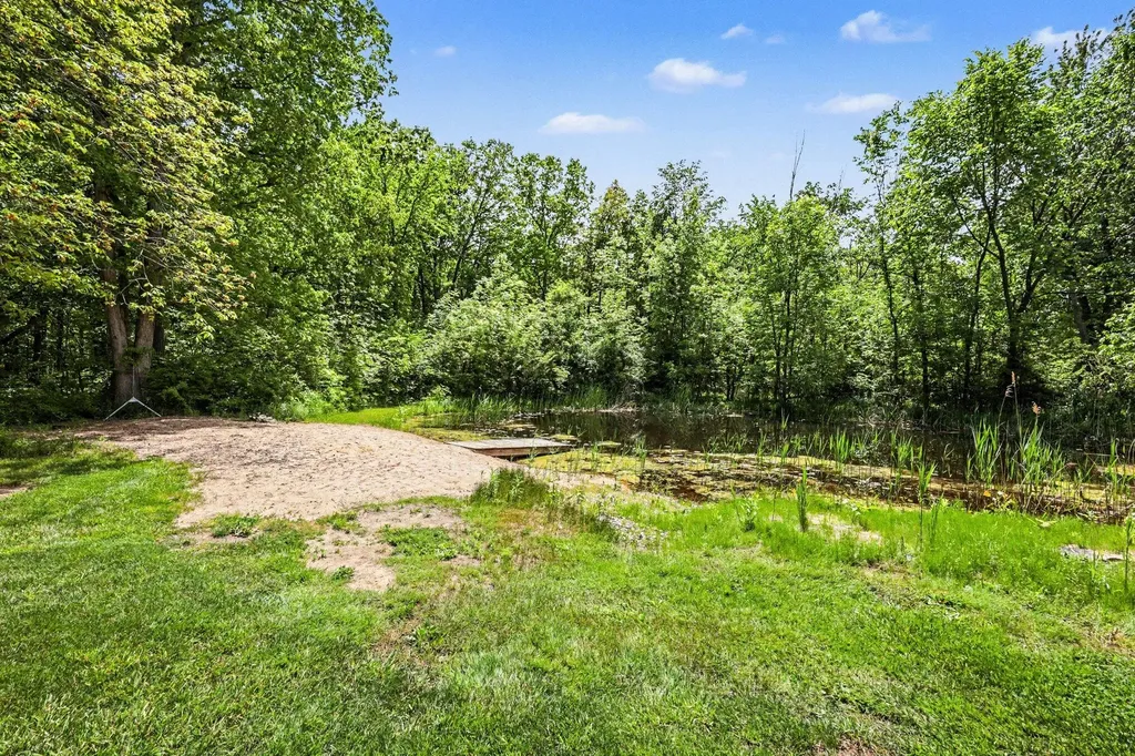 5318 Lamont Farms Drive Polkton Charter Township MI 49404