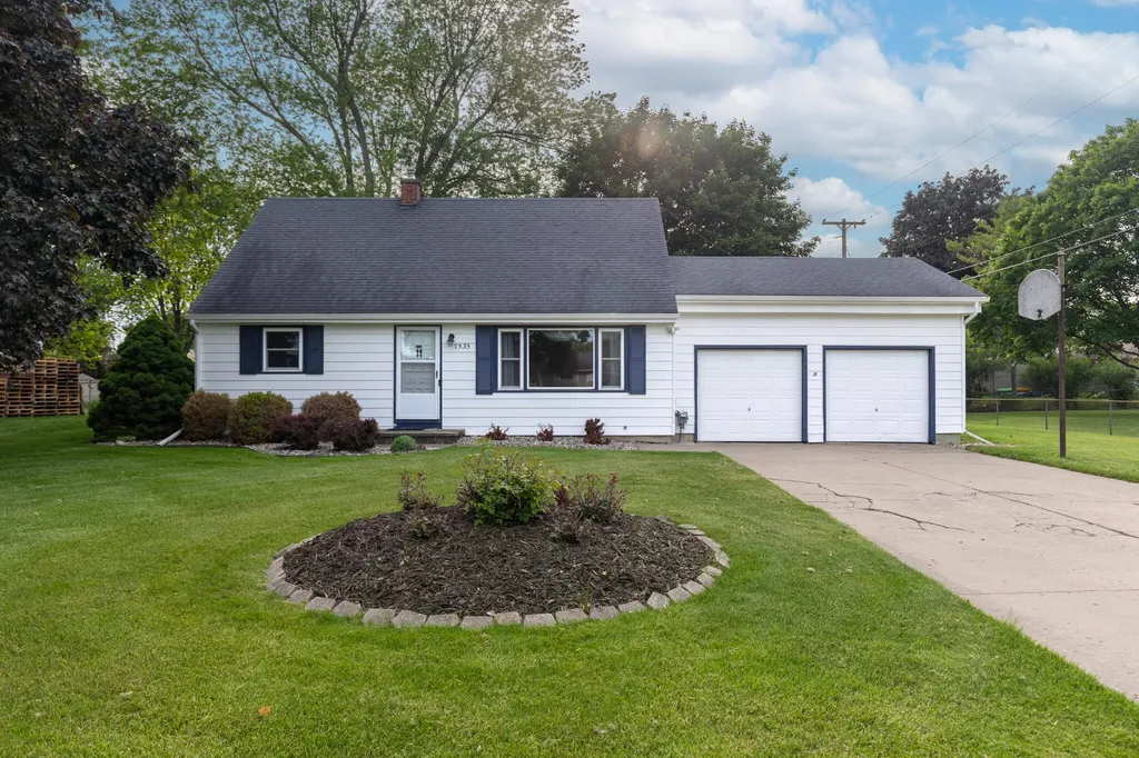 7535 Yorktown Road Delta Charter Township MI 48917