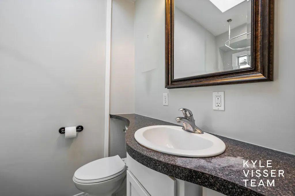 725 Gladstone Drive SE East Grand Rapids City MI 49506
