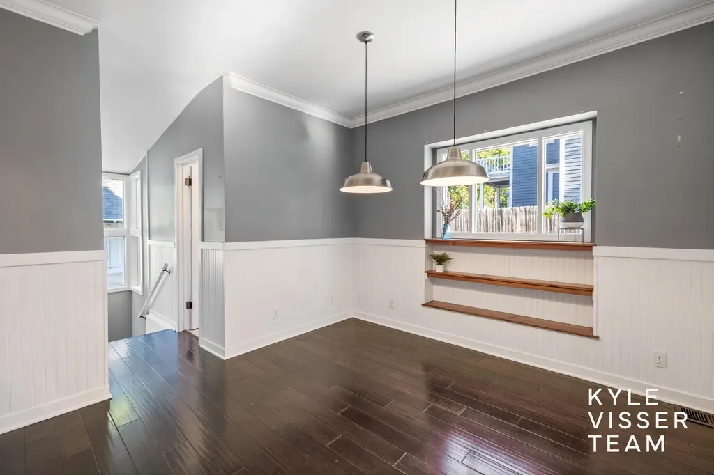725 Gladstone Drive SE East Grand Rapids City MI 49506