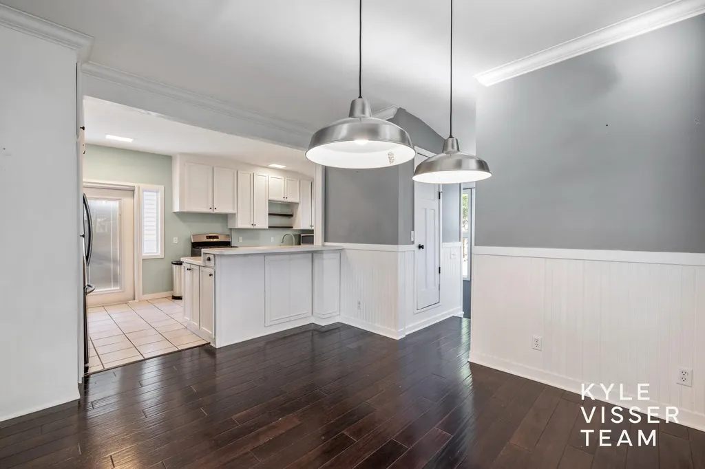 725 Gladstone Drive SE East Grand Rapids City MI 49506