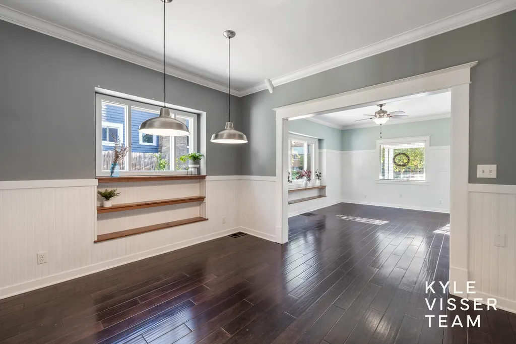 725 Gladstone Drive SE East Grand Rapids City MI 49506