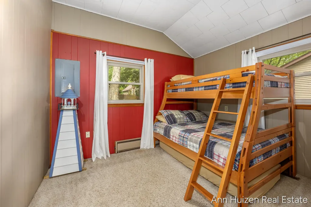 11415 Oak Drive Prairieville Township MI 49046