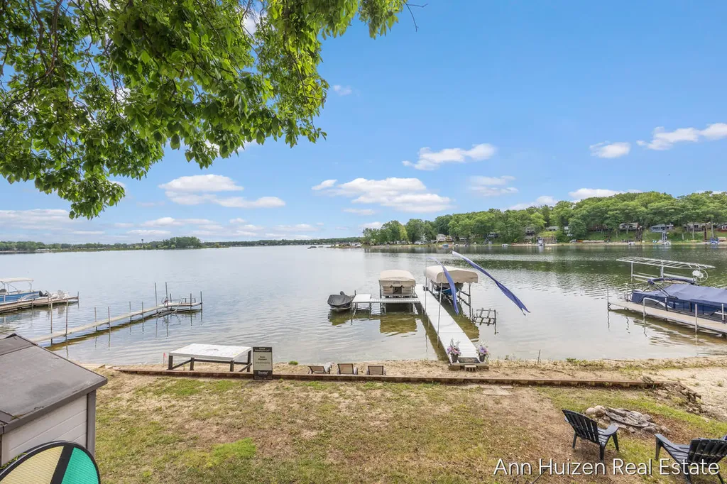 11415 Oak Drive Prairieville Township MI 49046