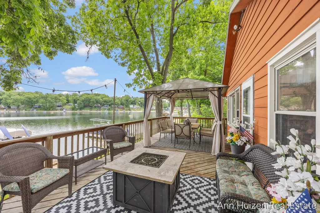 11415 Oak Drive Prairieville Township MI 49046