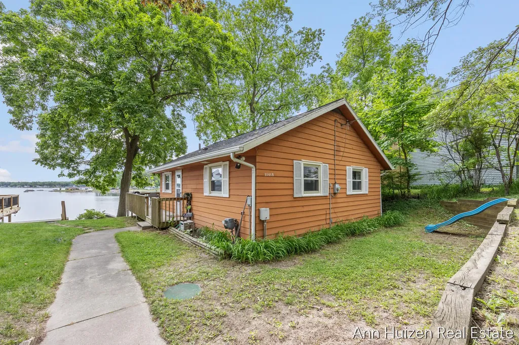 11415 Oak Drive Prairieville Township MI 49046