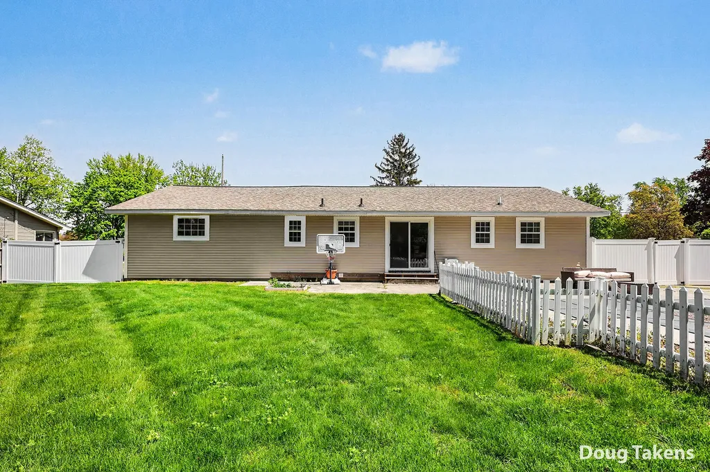 7439 Eastlane Avenue Georgetown Charter Township MI 49428