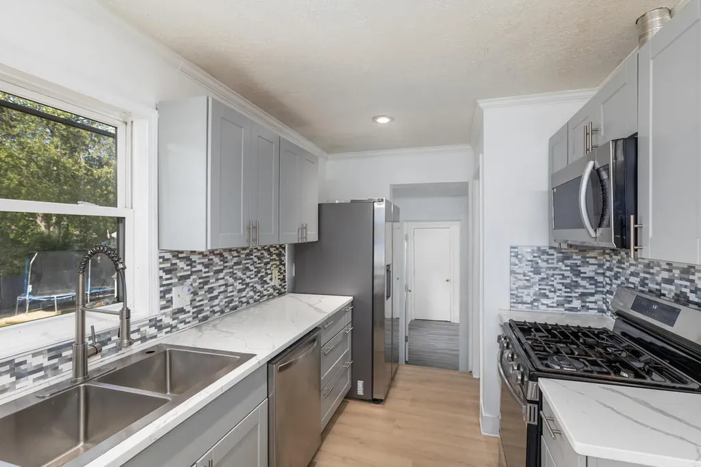 2469 Eden Street SW Wyoming City MI 49519