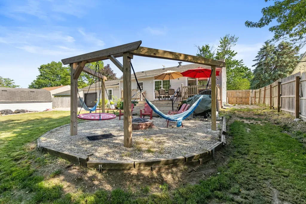 2469 Eden Street SW Wyoming City MI 49519