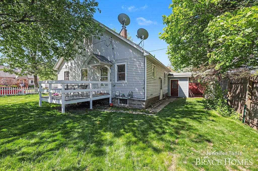 2154 Morton Avenue Muskegon City MI 49441