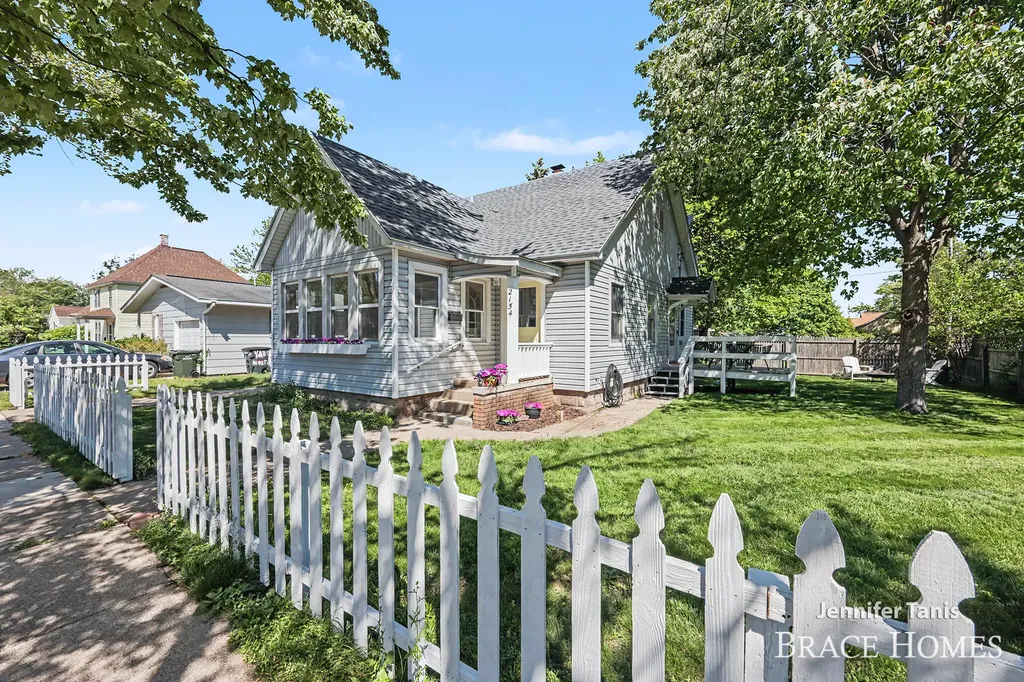 2154 Morton Avenue Muskegon City MI 49441