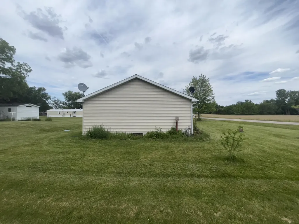 360 Deerfield Drive Kinderhook Township MI 49036