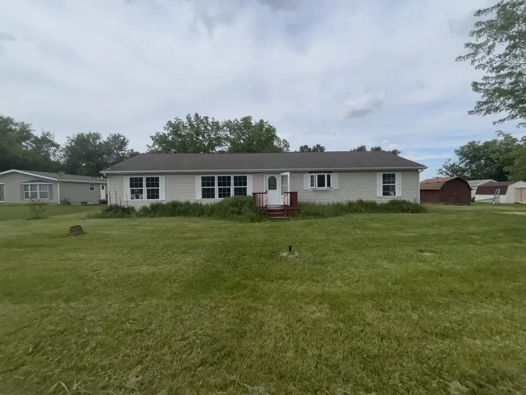 360 Deerfield Drive Kinderhook Township MI 49036