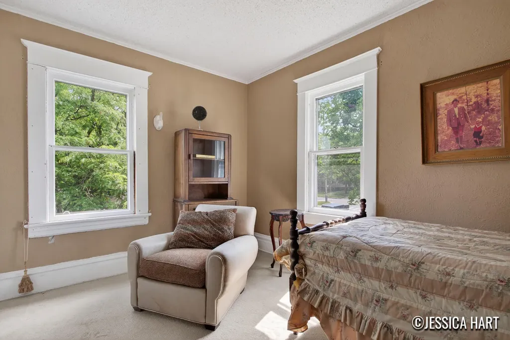 211 Trowbridge Street NE Grand Rapids City MI 49503