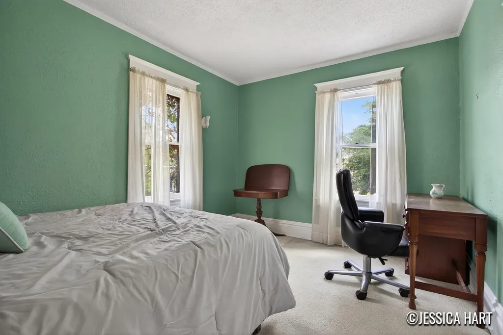211 Trowbridge Street NE Grand Rapids City MI 49503