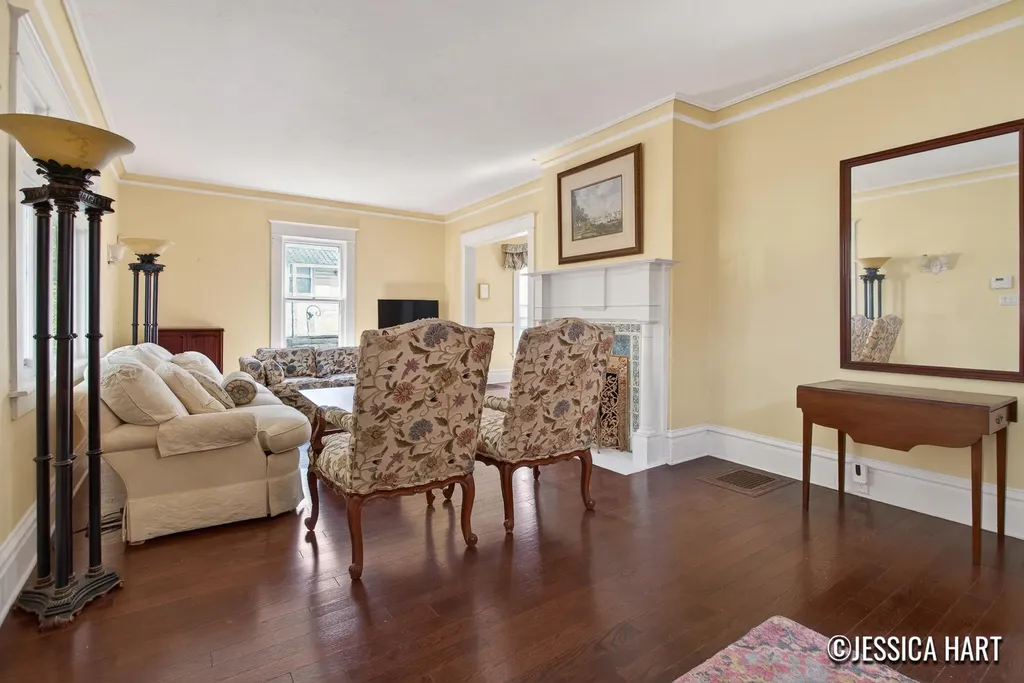 211 Trowbridge Street NE Grand Rapids City MI 49503