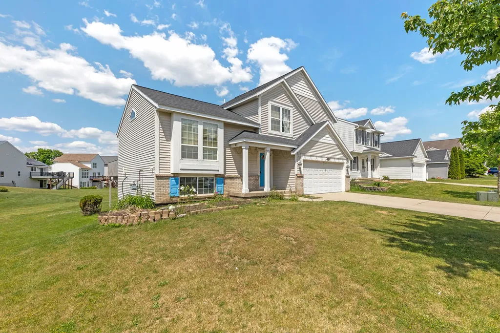 3711 Cedar Landing Drive SE Kentwood City MI 49512
