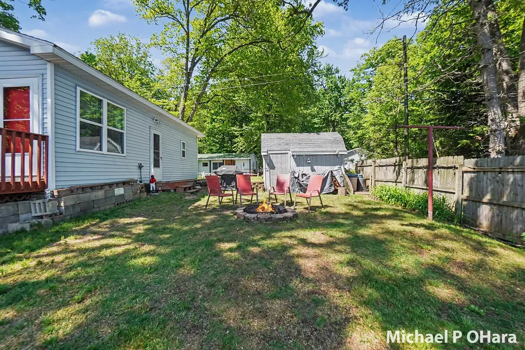 818 W Wells Street Lincoln Township MI 49349