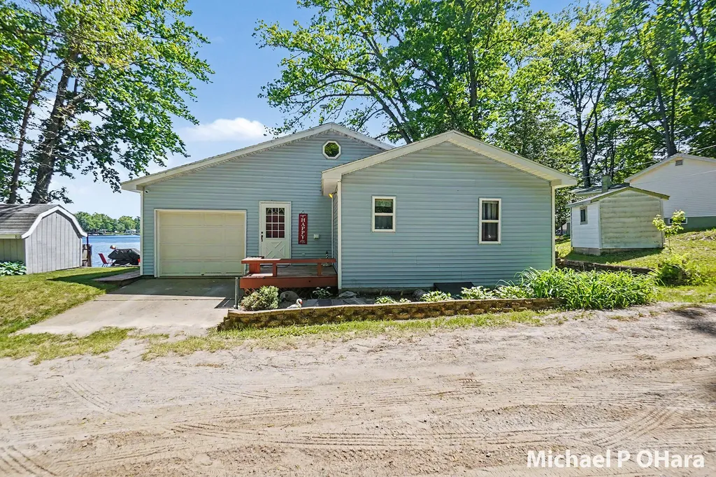 818 W Wells Street Lincoln Township MI 49349