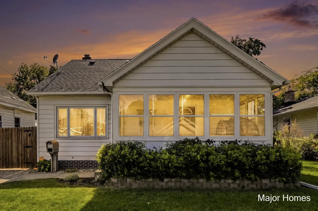 1947 Blandford Avenue SW Wyoming City MI 49519
