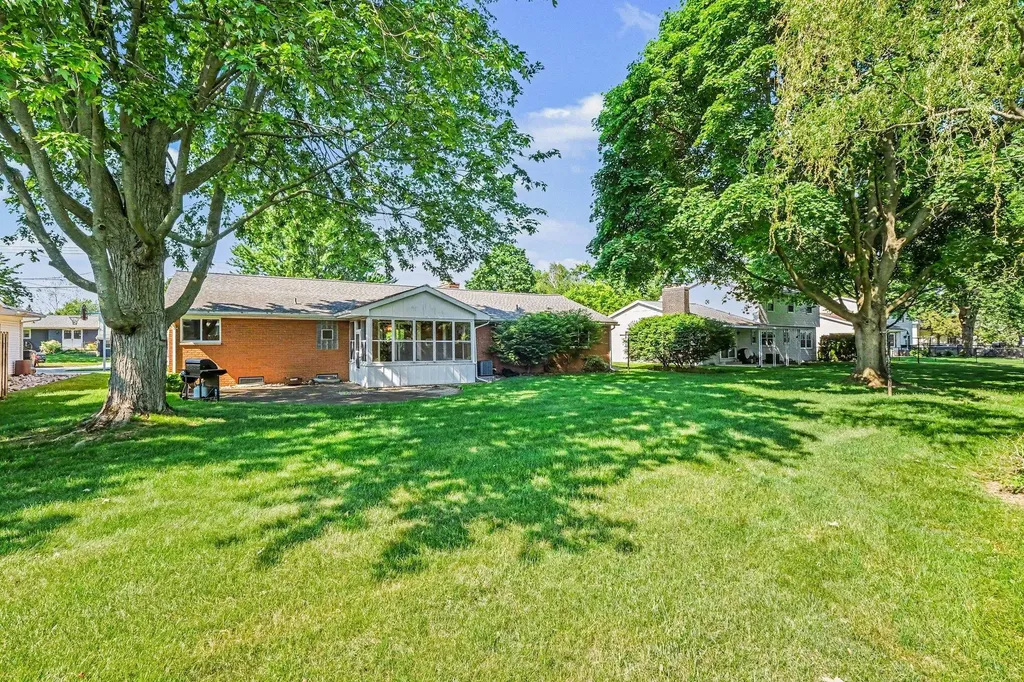 4498 Lucas Drive SW Grandville City MI 49418