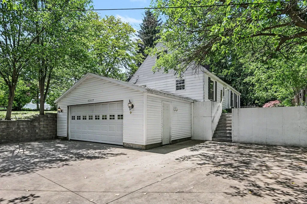 1217 Plymouth Avenue SE Grand Rapids City MI 49506