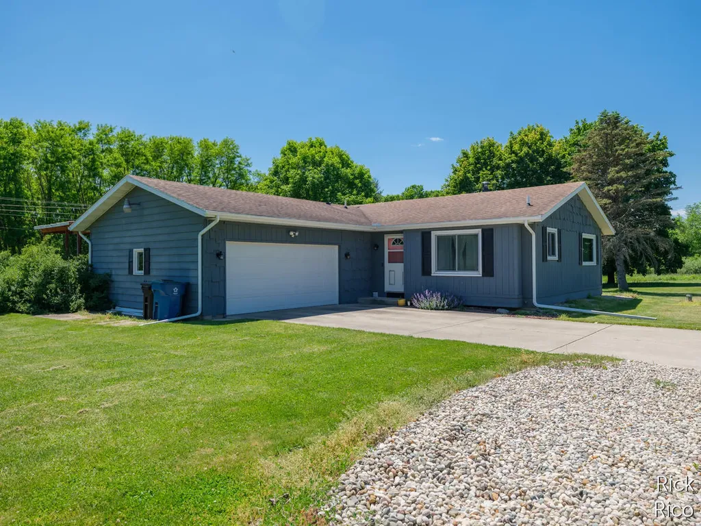 8290 E W Avenue E Brady Township MI 49097