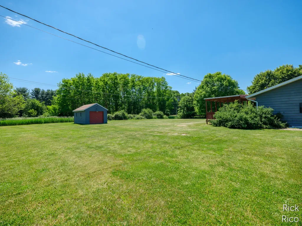 8290 E W Avenue E Brady Township MI 49097