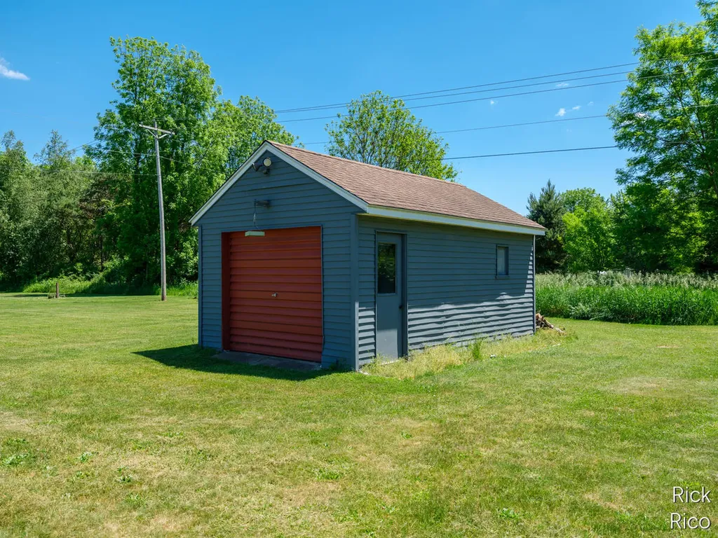 8290 E W Avenue E Brady Township MI 49097