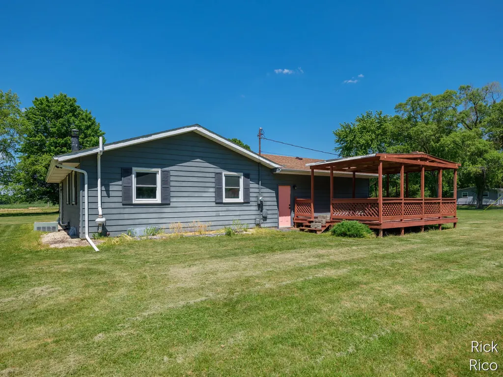 8290 E W Avenue E Brady Township MI 49097