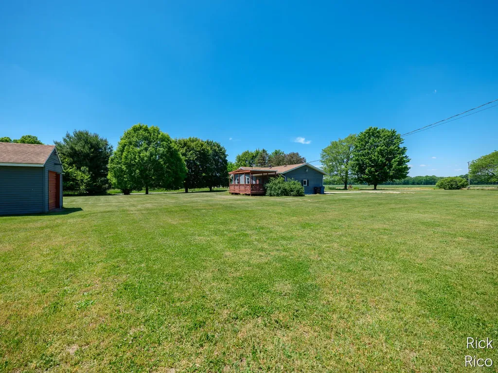 8290 E W Avenue E Brady Township MI 49097