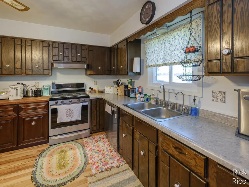 8290 E W Avenue E Brady Township MI 49097