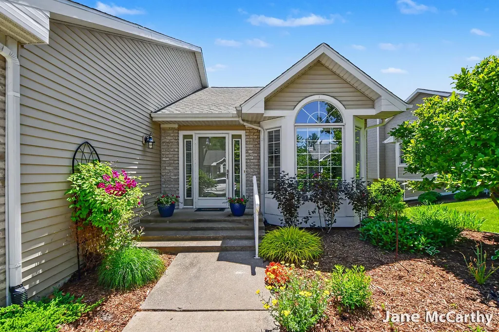2338 Whimbrel Court NE Grand Rapids City MI 49505