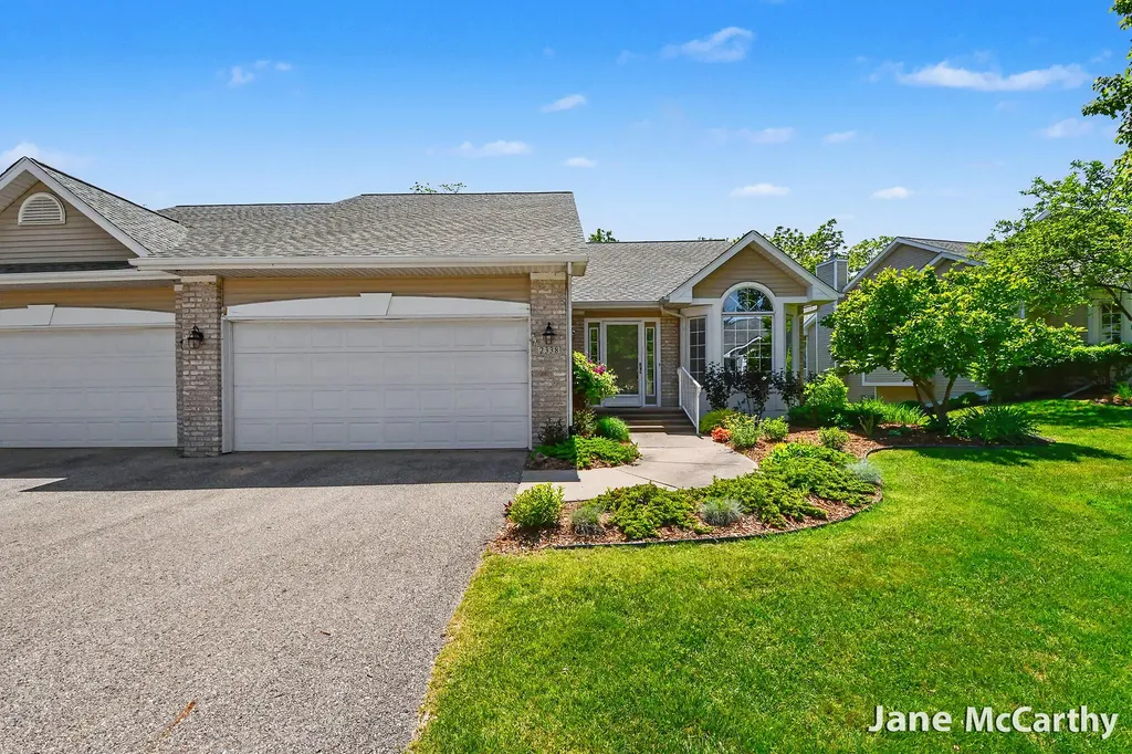 2338 Whimbrel Court NE Grand Rapids City MI 49505