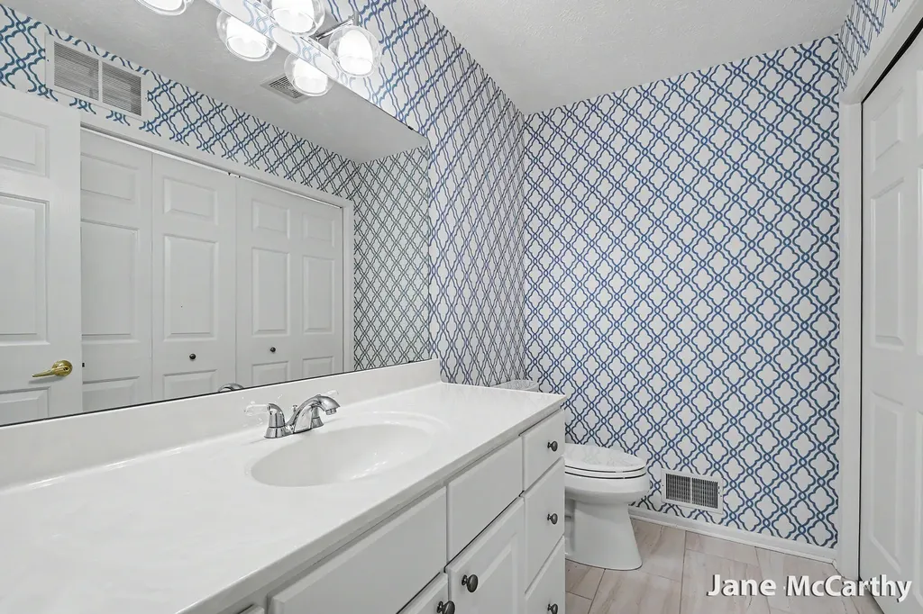 2338 Whimbrel Court NE Grand Rapids City MI 49505