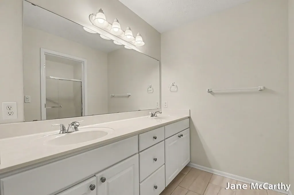 2338 Whimbrel Court NE Grand Rapids City MI 49505