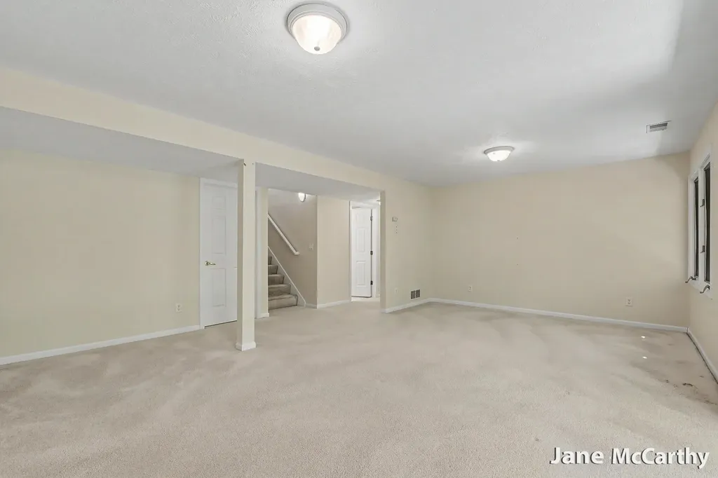 2338 Whimbrel Court NE Grand Rapids City MI 49505