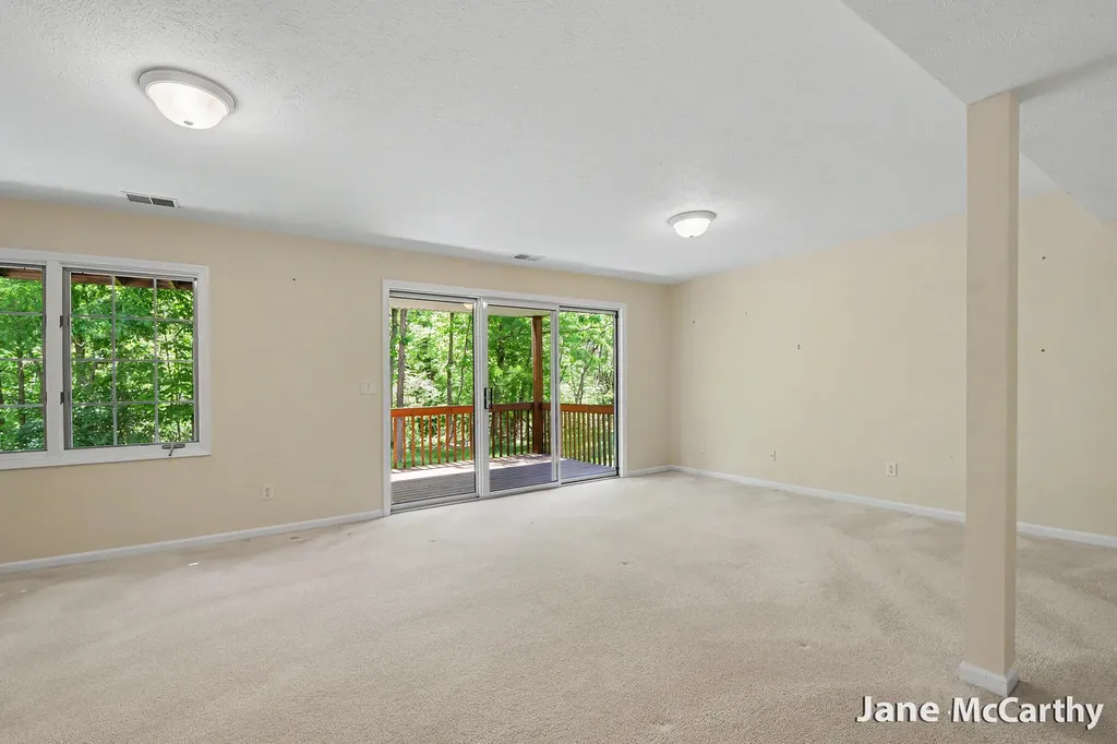 2338 Whimbrel Court NE Grand Rapids City MI 49505