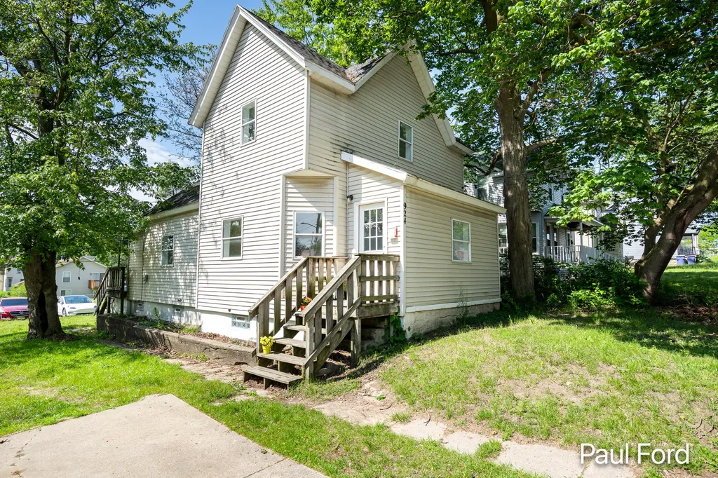 924 Hall Street SE Grand Rapids City MI 49507